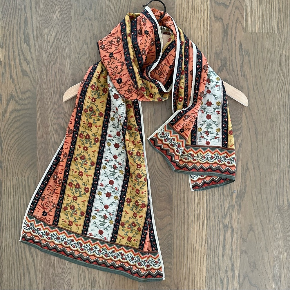 The Metropolitan Museum of Art Vintage 100% Silk Scarf Floral Print